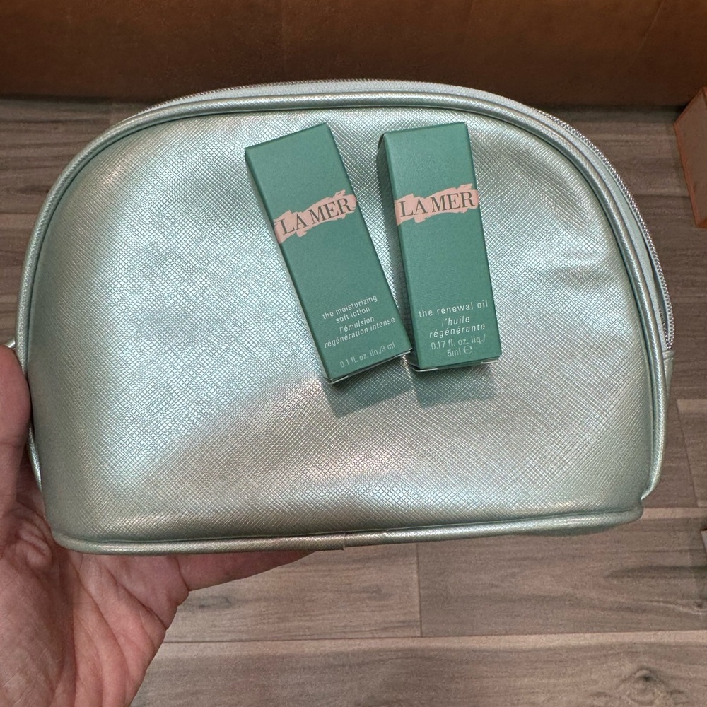 La Mer Mint Green Travel Bag